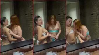 Vídeo para adultos de dos chicas besándose y tocándose en la bañera