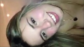 Travieso cayó en la red beber semen después y dar el culo